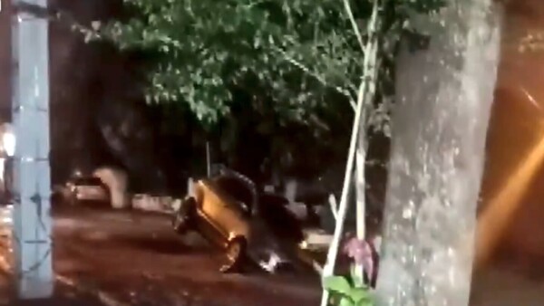 Camioneta cae en obra inconclusa y expone abandono en el barrio San Pablo de Asunción