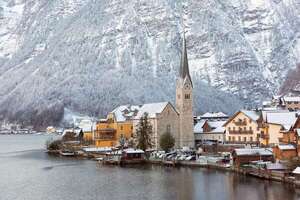 Viajero a la vista: Hallstatt enfrenta el desafío del turismo desbordante y sus consecuencias - Viajes - ABC Color