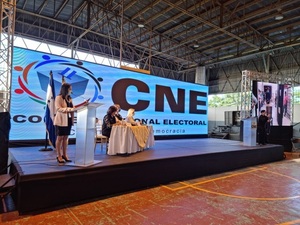 EEUU amenaza con "consecuencias" a quien obstruya el escrutinio de las presidenciales de Honduras