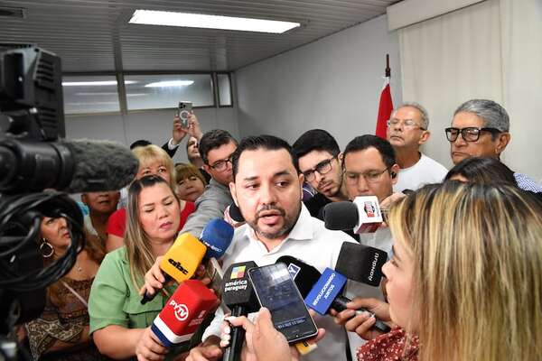 Bello confía en ingresos de enero para salir de la crisis financiera - Nacionales - ABC Color