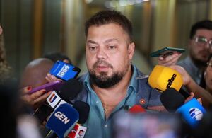 Peña hace «un gran esfuerzo», pero «será más pesado para él» sino toma decisiones