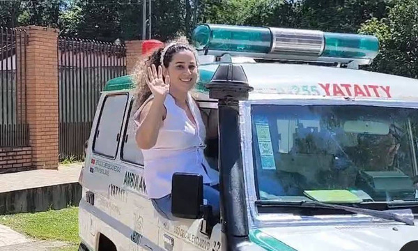 Candidata a intendencia de Yataity usa ambulancia para hacer campaña y provoca indignación en redes - OviedoPress