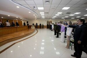 Autoridades judiciales tomaron juramento a magistrados, agentes fiscales y una defensora