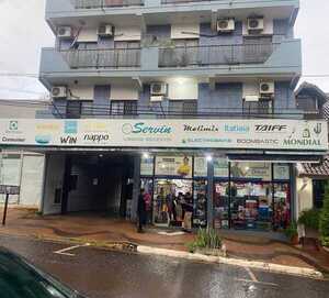 HURTARON OCHO CELULARES DE ALTO VALOR EN UN COMERCIO CÉNTRICO 