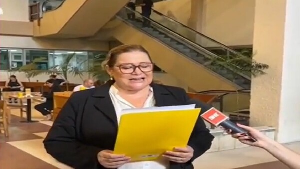 Esther Roa es aprehendida por leer un comunicado en el Palacio de Justicia: "Nunca hubo esta represión"