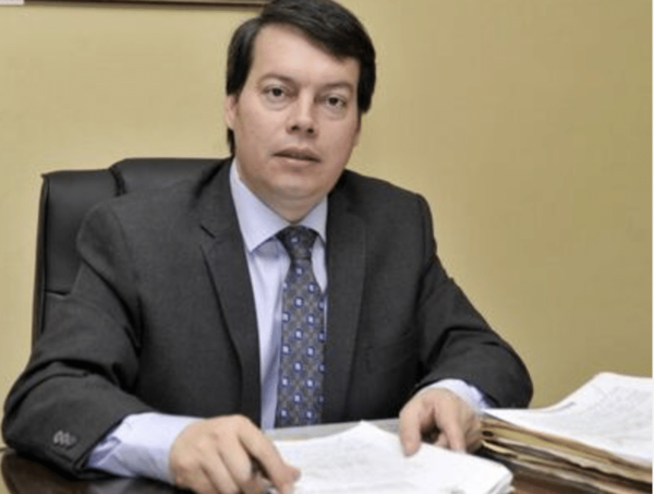 Condenan a Luis Ortigoza por entrega ilegal de tierras