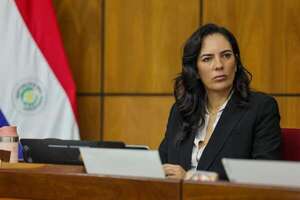 “No me preocupan las patadas”: lo que dijo Claudia Centurión sobre críticas a su gestión y la deuda con constructoras - Economía - ABC Color