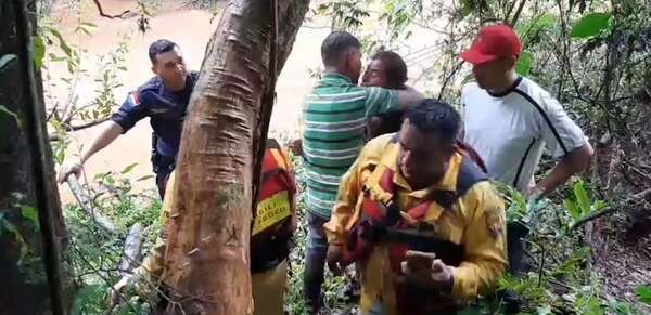Familiares reconocieron que el cuerpo hallado en el arroyo Ytororõ sería de la adolescente desaparecida - Policiales - ABC Color