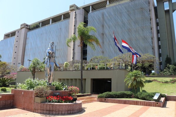 PIB de Paraguay creció 6,6 % interanual en el tercer trimestre de 2025, según el BCP