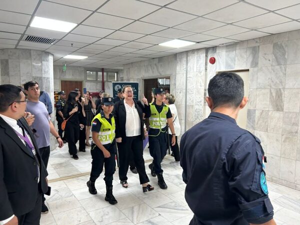 Activista denunció detención arbitraria tras protesta por la independencia judicial - Portal Digital Cáritas Universidad Católica