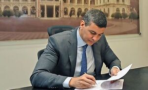 Popular / ¡Lístoma! Ejecutivo decreta asueto para la administración pública desde el mediodía de mañana