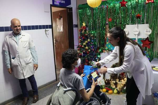 Niños de Nefrología reciben regalos y mejoras para su atención - Nacionales - ABC Color