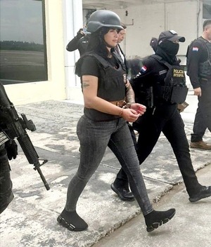 Citan a policías por borrar código rojo de pareja de Marset