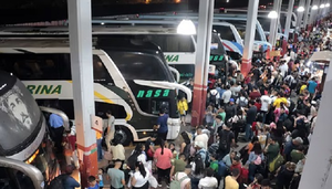 Éxodo navideño colma la Estación de Buses de Asunción - Noticiero Paraguay