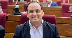 La Nación / Remesowski oficializó su precandidatura a la intendencia de Encarnación