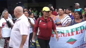 “Estamos pasando hambre”: madres reclaman víveres frente al MDS - Noticiero Paraguay