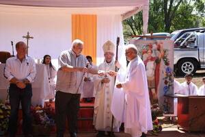 LA PARROQUIA DE SAN MIGUEL RECIBIÓ APORTE DE LA GOBERNACIÓN