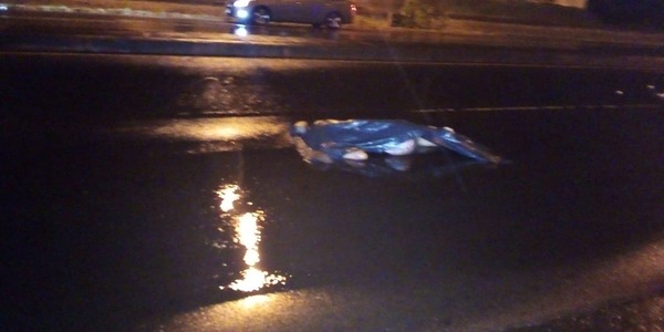 EN PLENA DISCUSIÓN AL COSTADO DE LA RUTA, MUJER CAE AL ASFALTO Y FALLECE EMBESTIDA