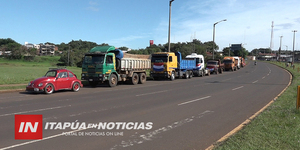 CAMIONEROS SE MOVILIZAN Y AMENAZAN CON CIERRE DE RUTA 1