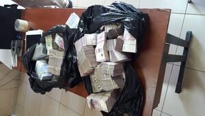 TRINIDAD: RETIENEN AUTOMÓVIL QUE TRANSPORTABA MÁS DE 2 MILLONES DE PESOS.