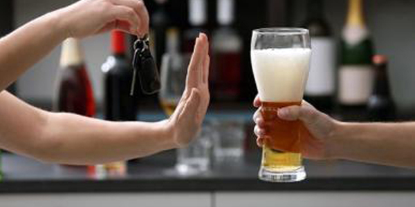 SI VAS A TOMAR EL VOLANTE, NO TOMES BEBIDAS ALCOHÓLICAS