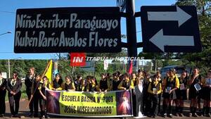 AVDA. PRINCIPAL DE ARROYO PORÃ LLEVA EL NOMBRE DEL NIÑO ESCRITOR.