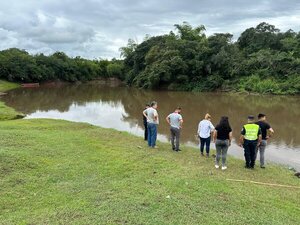 Indagan nueva mortandad de peces que encendió las alarmas en Itapé