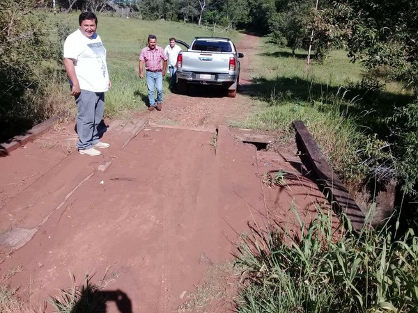 INTENDENTE VERIFICA AVANCE DE OBRAS EN ALTO VERÁ