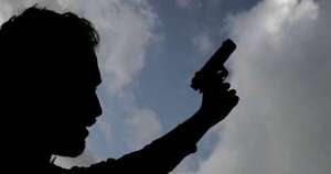 La Nación / Advierten que realizar disparos al aire está penado con cinco años de cárcel