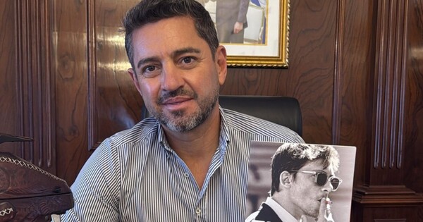 Alliana le agradeció a Santiago Caputo por regalarle su biografía después de verse en Casa Rosada