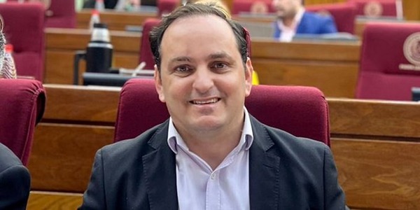 Sebastián Remesowski anuncia su precandidatura a la intendencia de Encarnación - ADN Digital