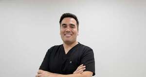 La Nación / Carlos Yegros, el médico que conquistó las redes con música y consejos de salud