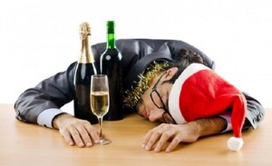 Banana, jugo de tomate y electrolitos: aliados contra la resaca