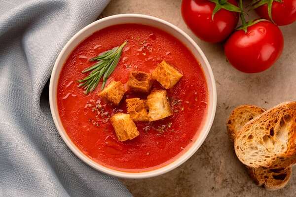 Crema de tomate asado con croutons de pan viejo: receta fácil - Gastronomía - ABC Color