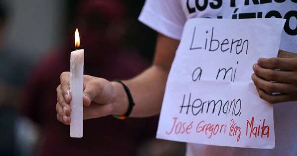 La Nación / Liberan en Venezuela a 99 detenidos tras protestas por reelección de Maduro