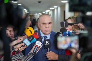 Senado apunta a bajar el costo de la canasta básica y cuestiona precios pese a la caída del dólar