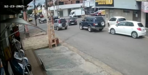 Hombre que atropelló a una agente PMT es buscado por la Policía - ADN Digital