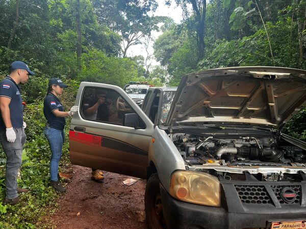 RECUPERAN CAMIONETA ROBADA A PAREJA ALEMANA EN ENCARNACIÓN