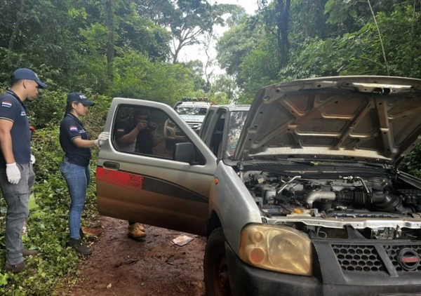 Delincuentes abandonaron vehículo robado a pareja alemana