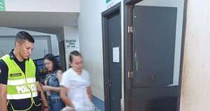 La Nación / Septuagenario en silla de ruedas dejó el hospital, pero regresó ante abandono familiar