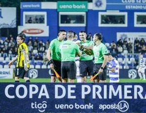 Los árbitros que más tarjetas rojas mostraron en todo el 2025 - ADN Digital