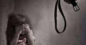 La Nación / Niña vendedora de uvas fue golpeada con una varilla por su madre y fue llevada con su abuela