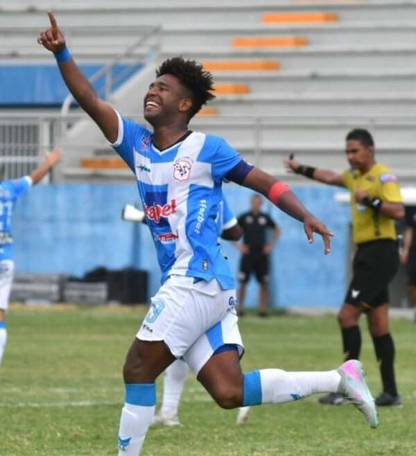 Guaraní: En estudio, carpeta de goleador ecuatoriano - Guaraní - ABC Color