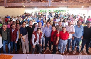 MDS entrega contratos y títulos de propiedad en Ybycuí - ADN Digital