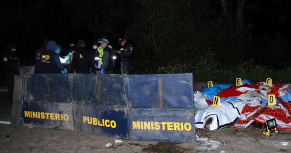 La Nación / Guatemala: investigan tragedia que dejó 15 fallecidos tras caer bus a precipicio de 75 metros