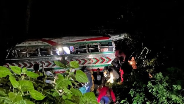 Guatemala: bus cayó a un barranco y dejó 15 fallecidos