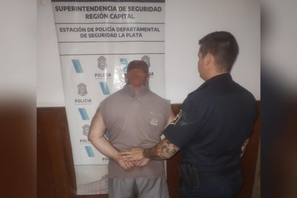 Un hombre mató a su vecino porque los hijos tiraban pirotecnia