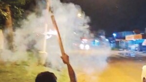 Recibieron con bomba pu a los micros en Thompson