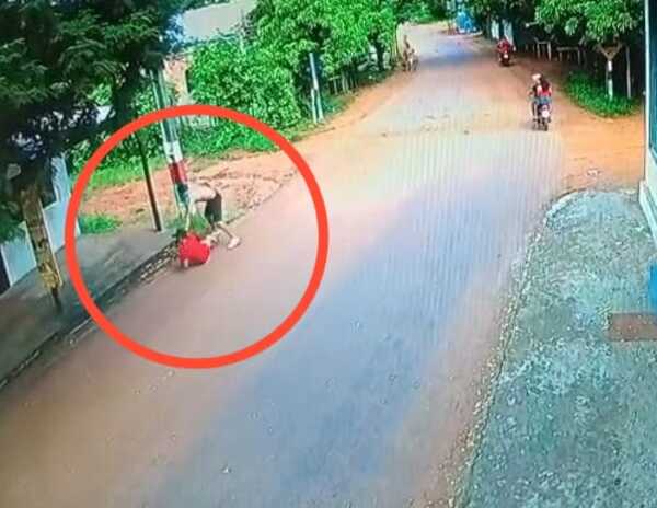 Popular / Joven fue brutalmente agredido a traición