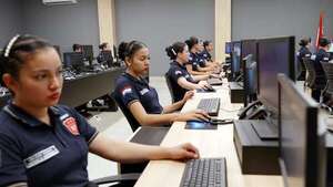 Emergencias 911 recibió más de 1.400 llamadas el feriado  - Policiales - ABC Color